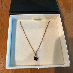 Heart pendant necklace